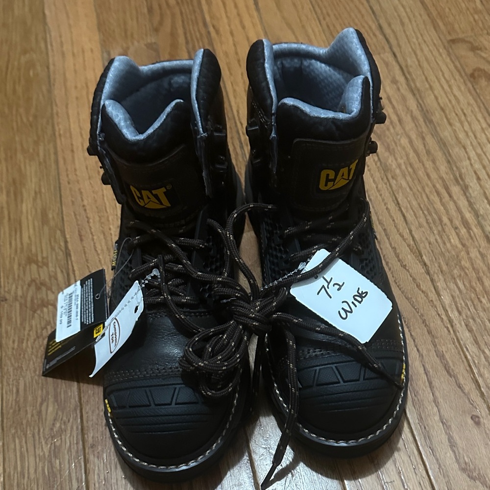 Women’s Caterpillar Dark Brown Boots Size 7 1/2 Wide Composite Toe.